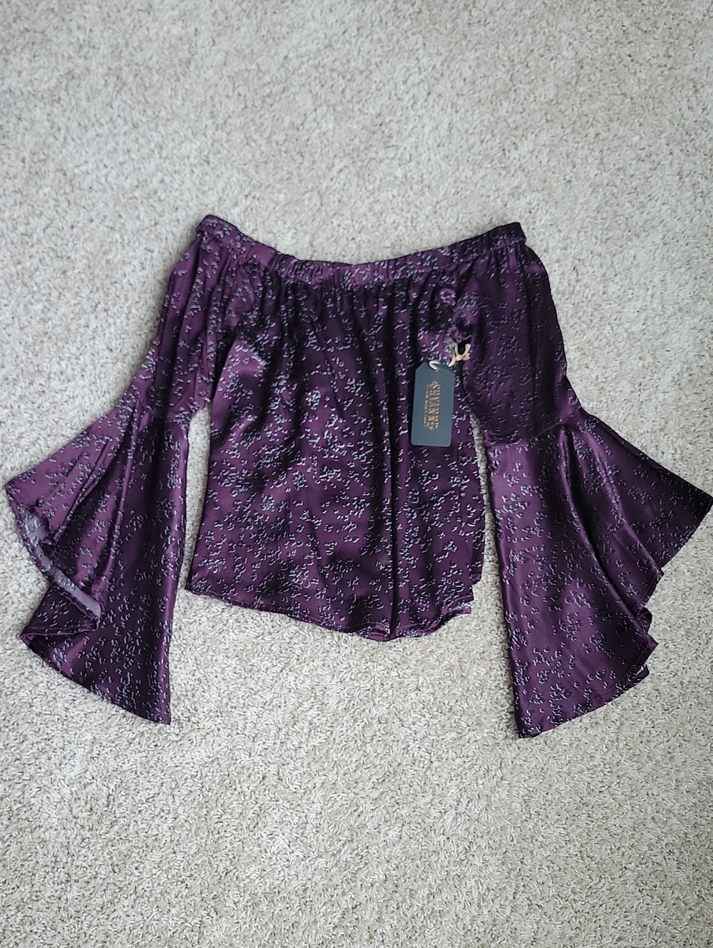 Shyanne XS Off-Shoulder Bell Sleeve Blouse in Deep Plum Purple